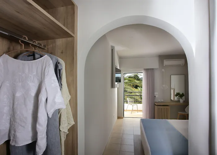 Otel Paradise Corfu 3*