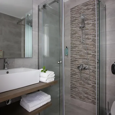 Hotell Paradise Corfu 3*