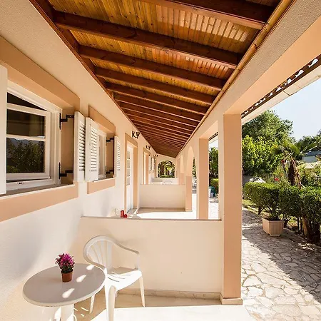 Paradise Corfu 호텔 고우비아